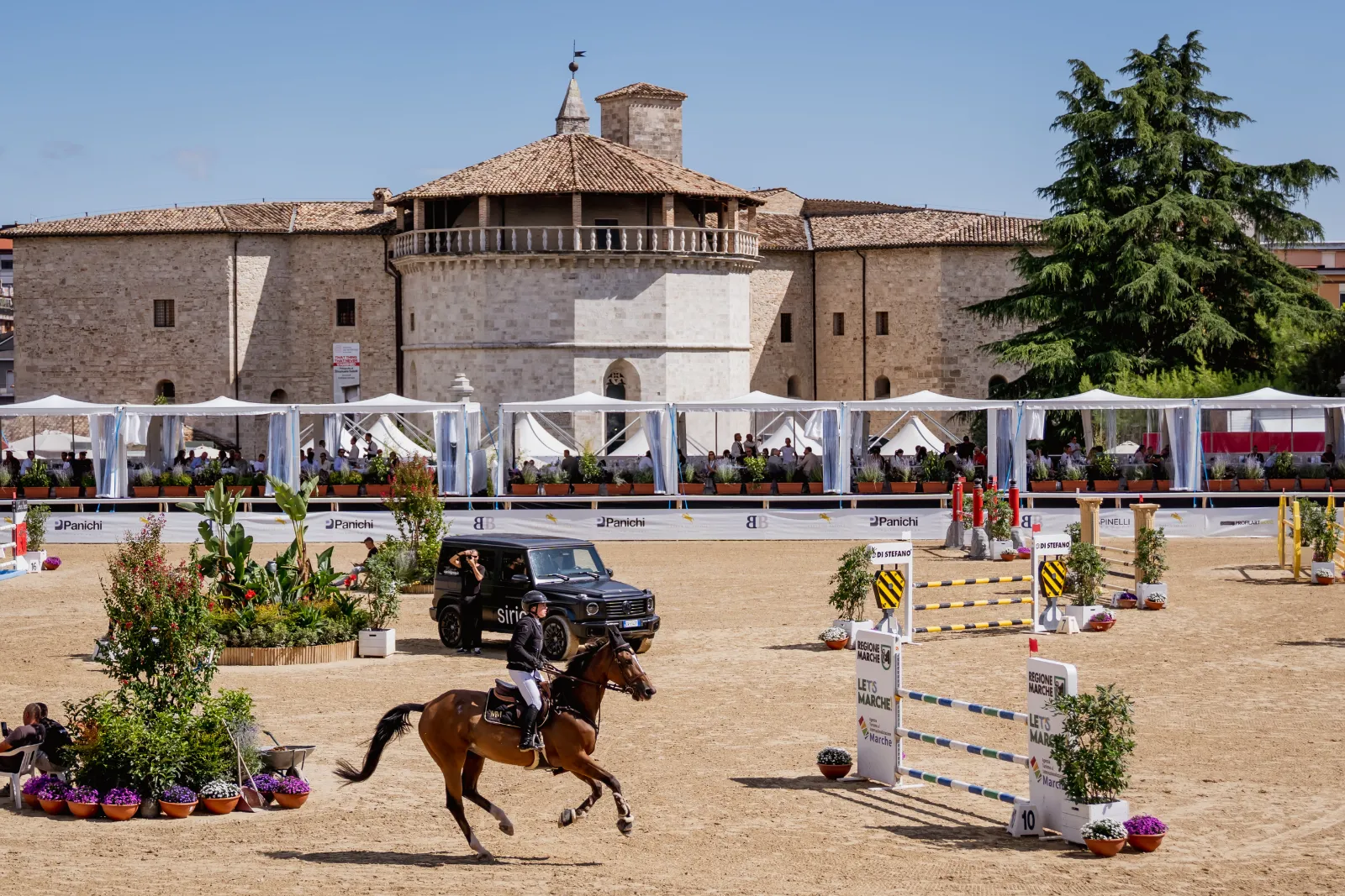 Il Forte Malatesta fa da quinta al percorso
